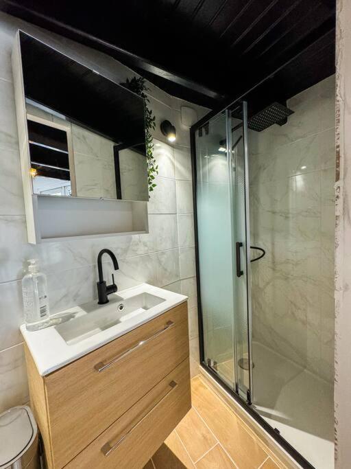 New: Calme Et Elegance *Face A La Gare*_Centrale Guingamp Exterior foto